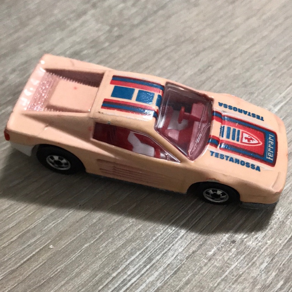 Vintage 1986 Hot Wheels Ferrari Testarossa Light Pink Color Changer Car